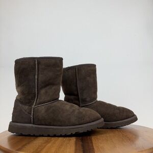 Big Kids Ugg Classic Short II Brown Shearling Lined Comfort Boots Size 5 Y GUC